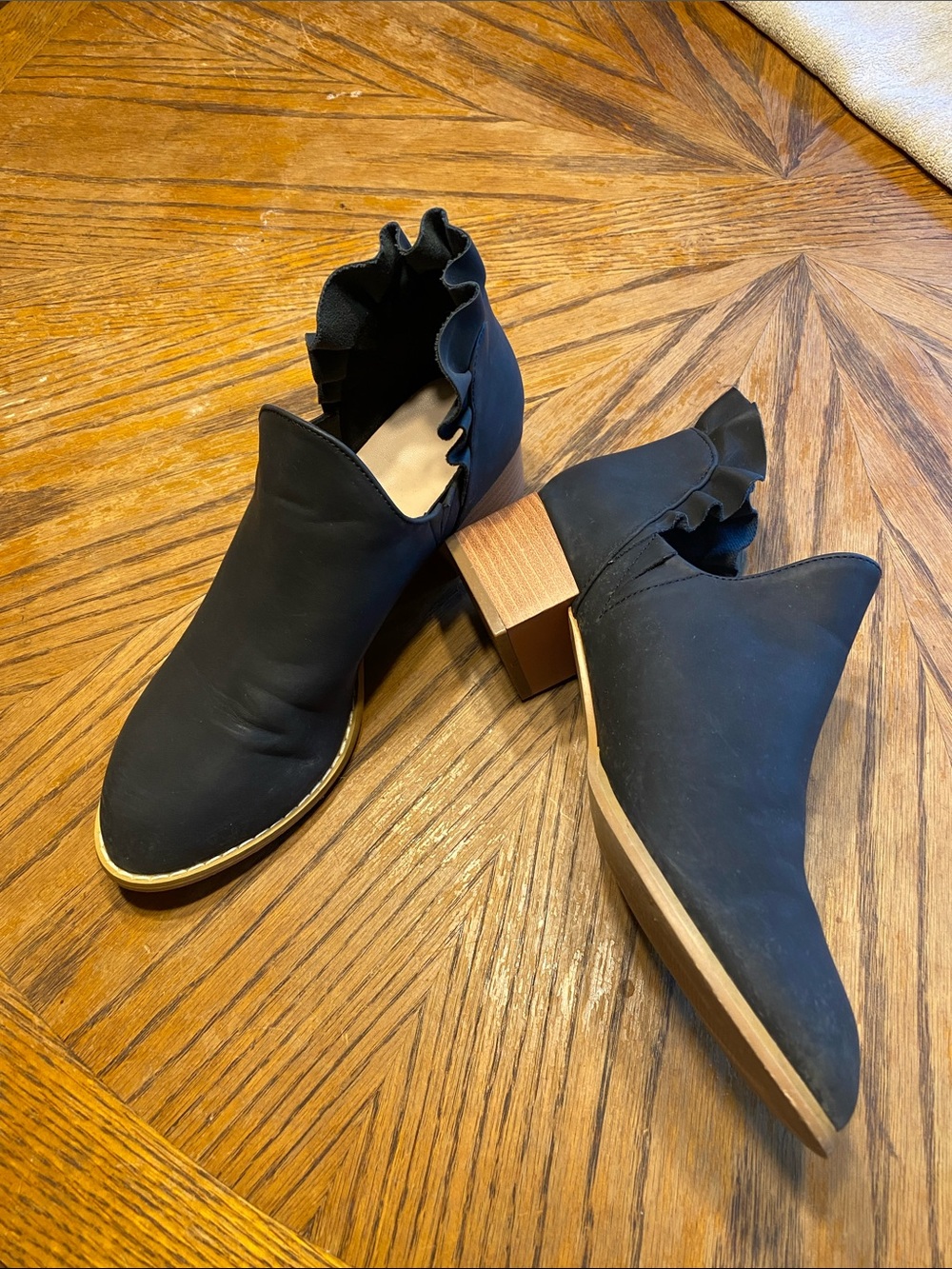 Black Ruffle-Trim Block Heel Ankle Boots - Women